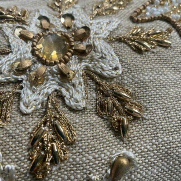 CYNTHIA ROWLEY 25" x 83" Embroidered Wreath Motif Mantel Scarf Christmas XMAS - Picture 8 of 10